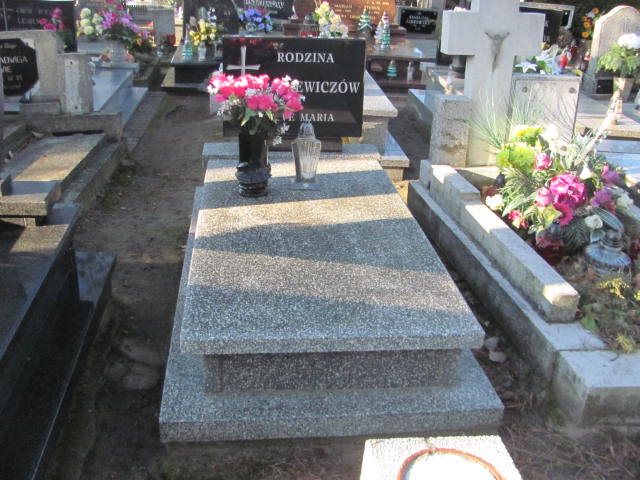 Grób Melania Maćkiewicz